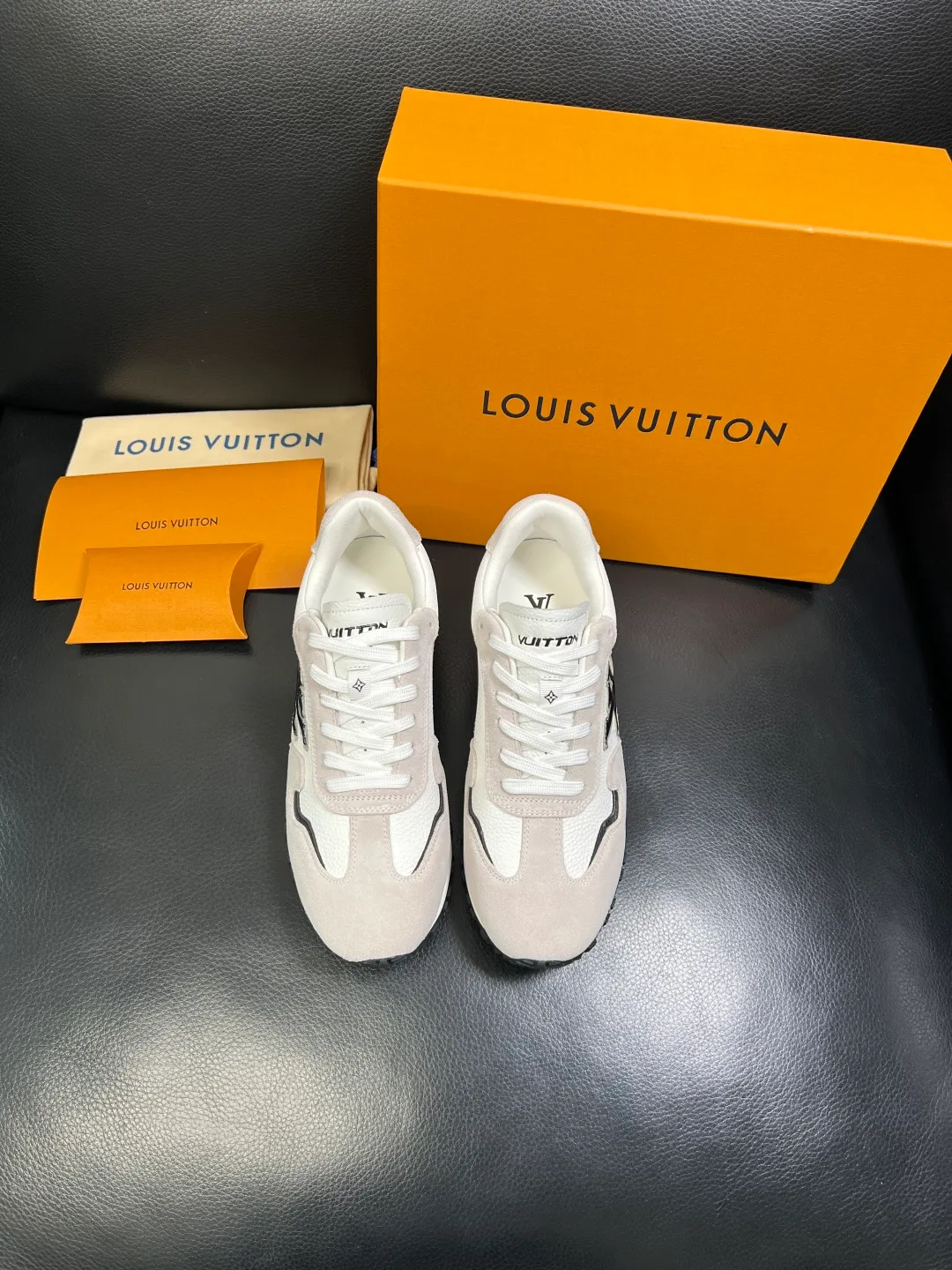 Men's shoes 💰620 Lv high quality top handicrafts Louis Vuitton, counters are equipped with original factory configuration, uppers are imported from Italy, high-quality splicing colorful complex handicrafts, imported cowhide lining is soft and comfortable, soles: original soles specially provided by the original factory, T men's shoes 💰U exclusive movable molded soles are super comfortable, original factory single goods, code number 39-44 (customized 38 45)